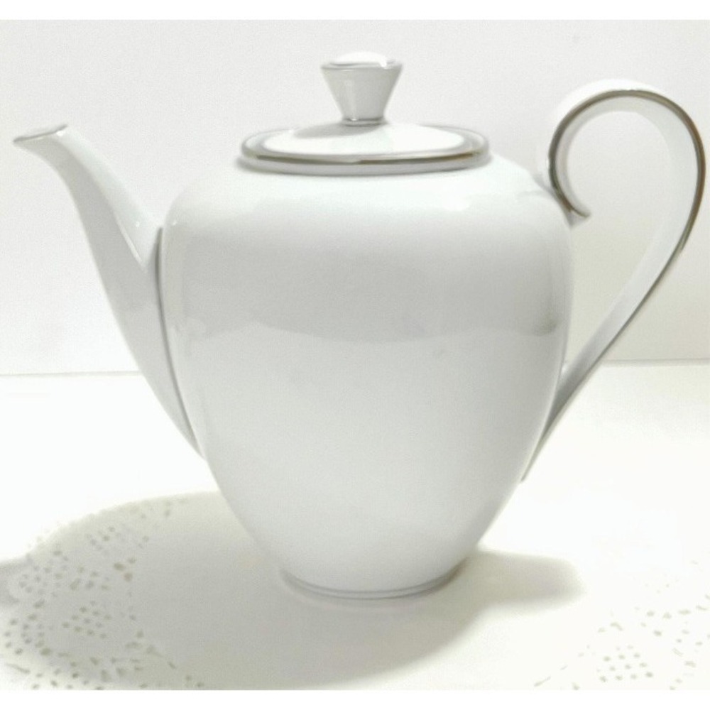 Princess House Princess Heritage Fine China Teapot White and platinum tea kettle